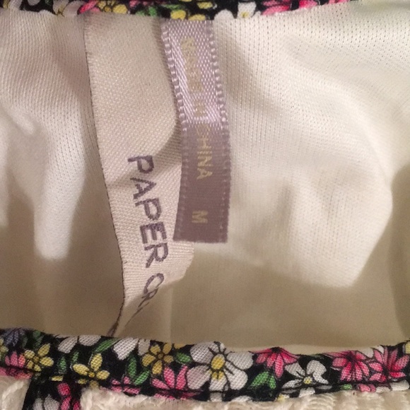 NWOT white lace crop top with floral trim 😍 - Picture 5 of 8